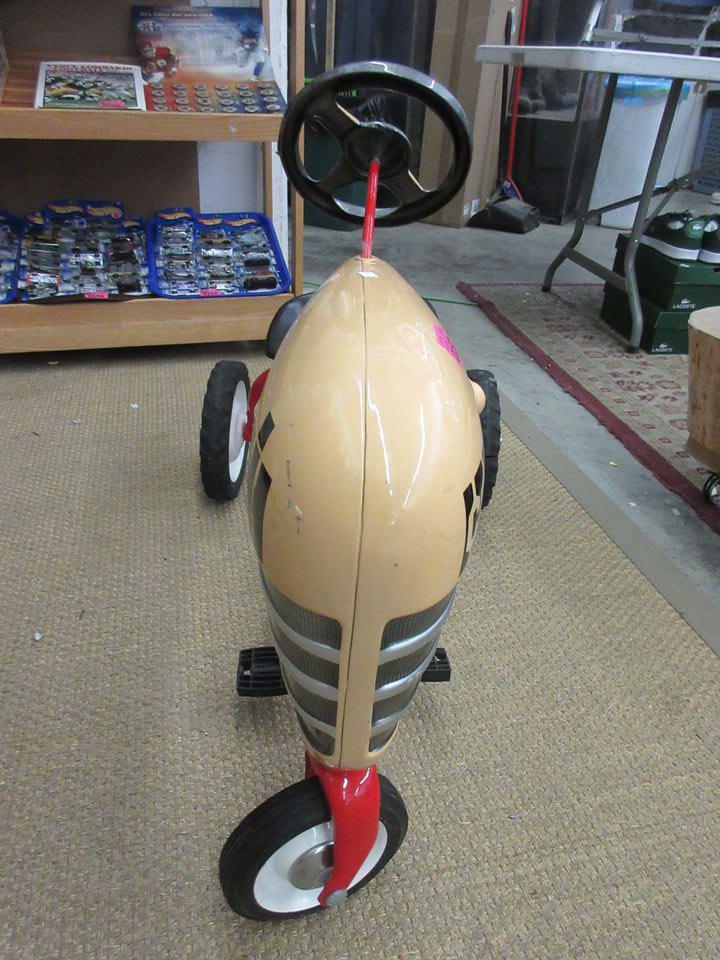 Case Ride-On Pedal Tractor Toy - 22