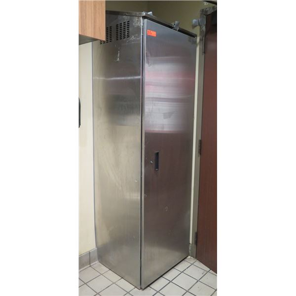 Advance Tabco Metal Storage Cabinet 25 x23 x78 H Advance tabco metal storage cabinet 25 x23 x78 h