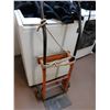 Image 2 : Collapsible Leaf Carrier, Dolly A