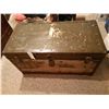 Image 12 : Antique Trunk Cat B