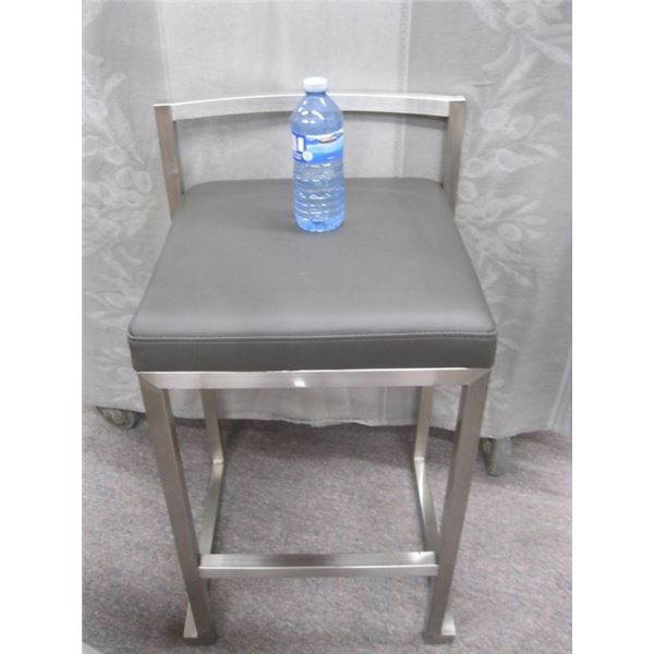 new stool/chair