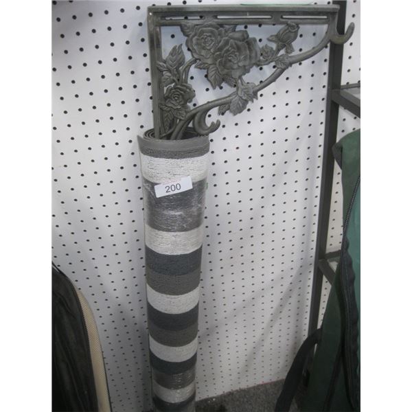 Door mat / metal plant hangers