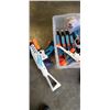 Image 2 : TOTE OF NERF GUNS AND SUPER SOAKERS