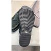Image 8 : NEW KAZ BOOTS AND SLIPPERS SIZE 9 WITH HOBBIT TENT