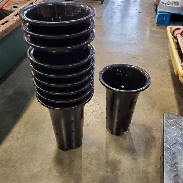 STACK OF NEW 10 PLASTIC ORCHID GARDEN PLANT CONTAINERS BLACK RETAIL $46 FOR 4