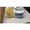 Image 2 : 2 CRATES OF NEW CLEANER AND OIL