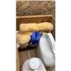 Image 3 : 2 CRATES OF NEW CLEANER AND OIL