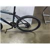 Image 2 : BLACK AND BLUE CCM BIKE
