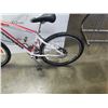 Image 2 : RED AND WHITE DIAMOND BACK BIKE