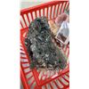 Image 2 : LOT OF QUARTZ AND SEMI PRECIOUS STONES