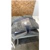 Image 2 : 2 NEW DECORATIVE PILLOWS AND 3 SETS OF CURTAINS