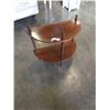 Image 3 : VINTAGE WOOD D TABLE