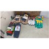 Image 1 : 4 PAIRS WORK GLOVES AND 2 PAIRS WOOL SOCKS