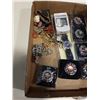 Image 2 : TRAY OF JEWELRY, WATCH, HANDBAG HOLDERS