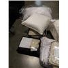 Image 2 : AS NEW QUEENSIZE DUVET AND SHEET SET AND 3 DECORATIVE THROW PILLOWS