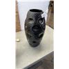 Image 2 : HIGH DECORATED ELECTRIC TEA WARMER AND BLACK VASE