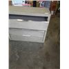 Image 3 : RH IMPORTS 4 DRAWER DRESSER