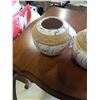 Image 2 : 2 VINTAGE HORSE HAIR POTTERY VASES SIGNED