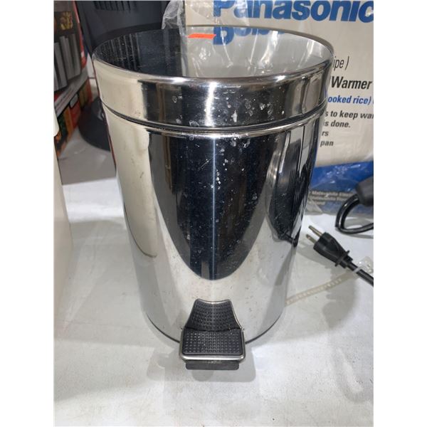 Small Washroom Step Waste Receptacle