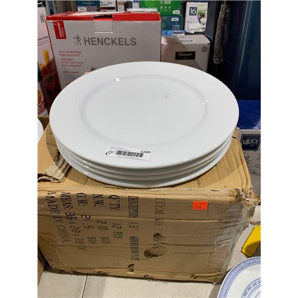 Lot of 12 Large Dinner Plates