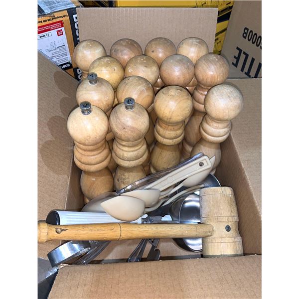 Lot of assorted Salt & Pepper mills & Kitchen Supplies