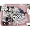 Image 1 : Tray Lot of Earbuds