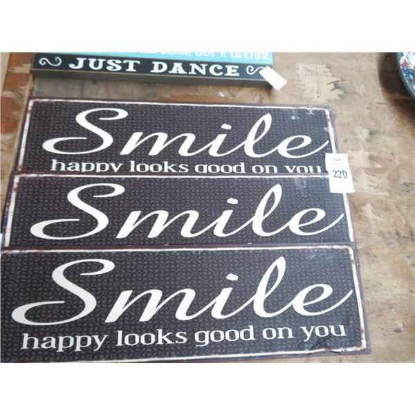 Smile Happy Looks Good On You Signs (3)