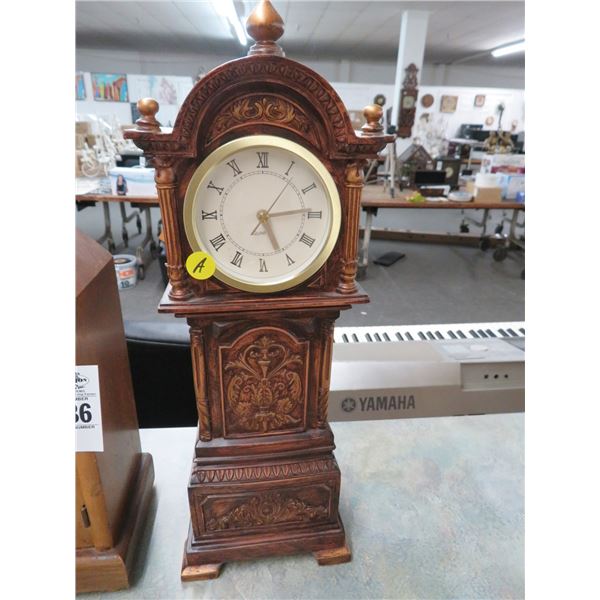 Quartz Wood Mantle Clock