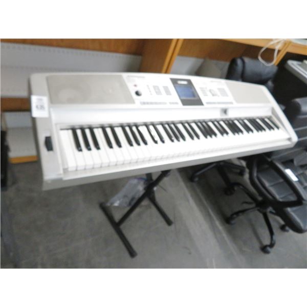 Yamaha Dex-305 Keyboard On Stand