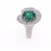 Image 8 : Flared Emerald VS2 Diamond & Platinum Ring