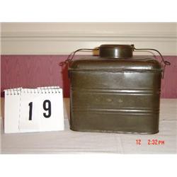 OLD METAL LUNCH PAIL