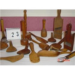 ASSORTED WOODEN KITCHEN UTENSILS - APPROXIMATELY (19) PIECES, INCLUDING MASHERS