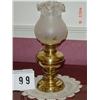 Image 1 : 22 1/2" BRASS OIL LAMP (ELECTRIFIED) WITH FROSTED, FLUTED CLEAR CHIMNEY