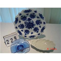 LARGE WHITE PORCELAIN SERVER WITH BLUE FLOWERS AND SCALLOPED EDGE, IRONSTONE FLEUR DE LIS, BLUE GLAS