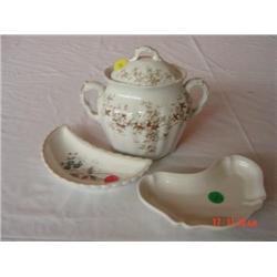 (2) FISH BONE PLATES (1) REDCLIFF IRONSTONE - LARGE SUGAR E.M. & CO WARWICK JAR WITH LID