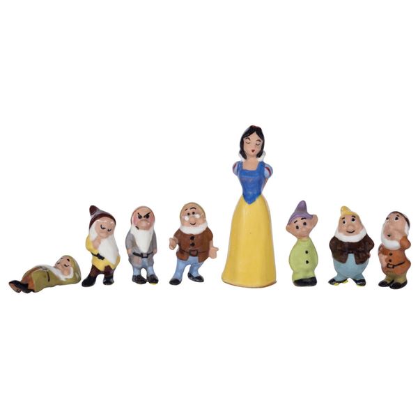 A Hagen-Renaker Snow White Set.