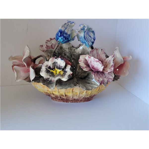 VERY LARGE CAPODIMONTE LIKE FLOWER CENTERPIECE