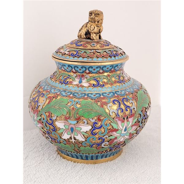 ASIAN CLOISONNE VASE WITH LION TOPPER