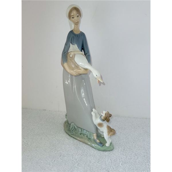 LLADRO GIRL GOOSE AND DOG TALL STATUE