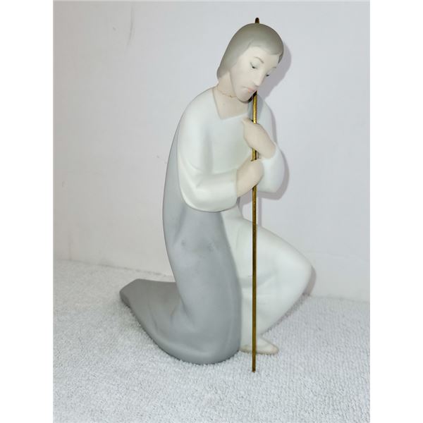 LLADRO RESTING SHEPHERD STATUE