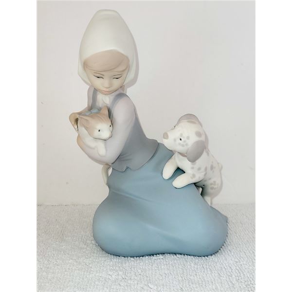 LLADRO LITTLE FRISKIES STATUE