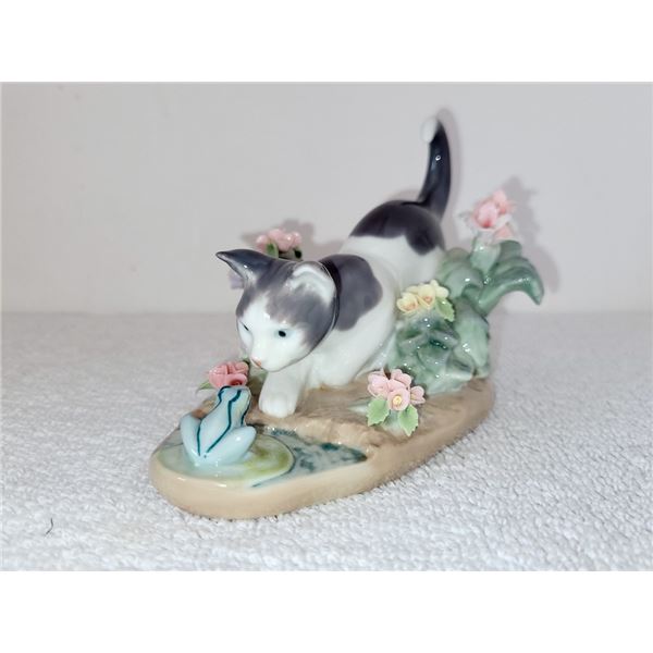 LLADRO KITTY CONTRONTATION STATUE