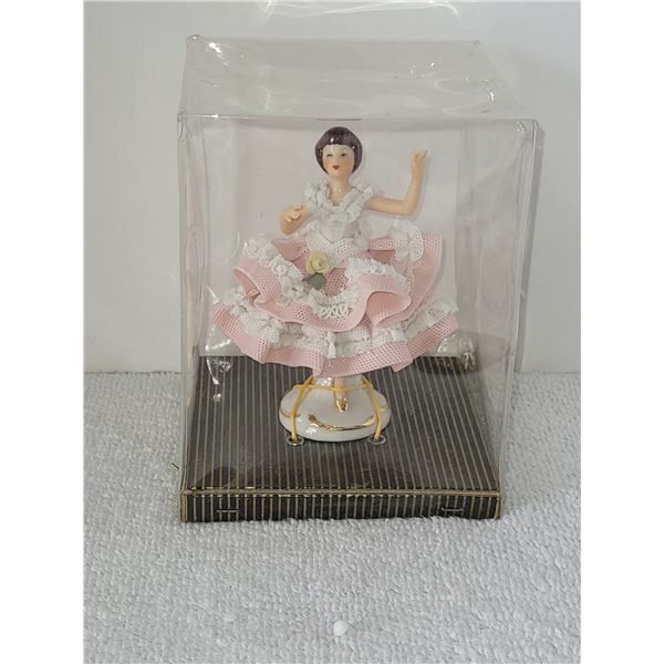 DRESDEN 450 GIRL IN PINK AND WHTE DRESS IN BOX