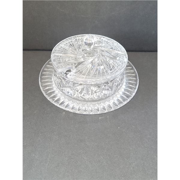 CRYSTAL LIDDED RELISH DISH 6" X 3.5"