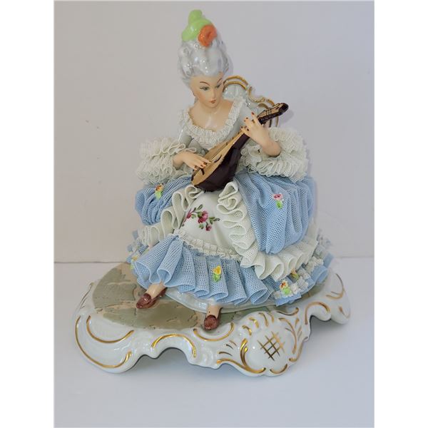 SANDIZELL DRESDEN LADY MUSICIAN STATUE 7" X 7.5"
