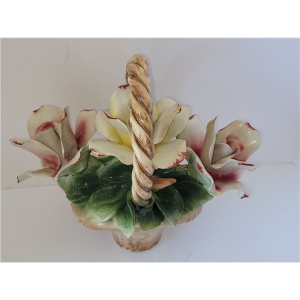 CAPODIMONTE (LIKE?) MEDIUM SIZED TABLE DECOR 10" X 9.5"