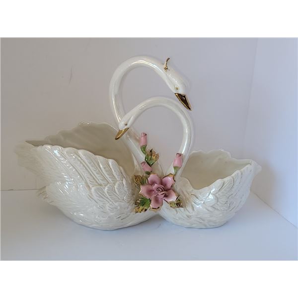 VERY LARGE CAPODIMONTE SWANS TABLE DECOR 16" X 11"