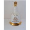 Image 1 : BELLS SCOTCH WHISKEY 1982 PRIINCE WILLIAMS COMMEMORATIVE BOTTLE 5" X 8"