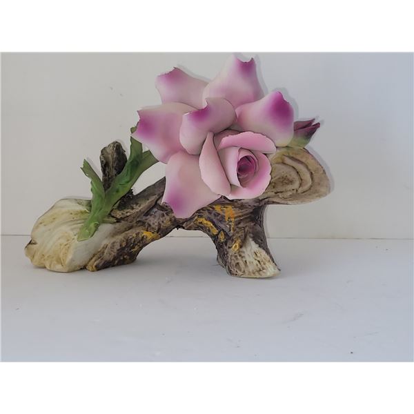 CAPODIMONTE SINGLE ROSE ON A BRANCH 7" X 5"