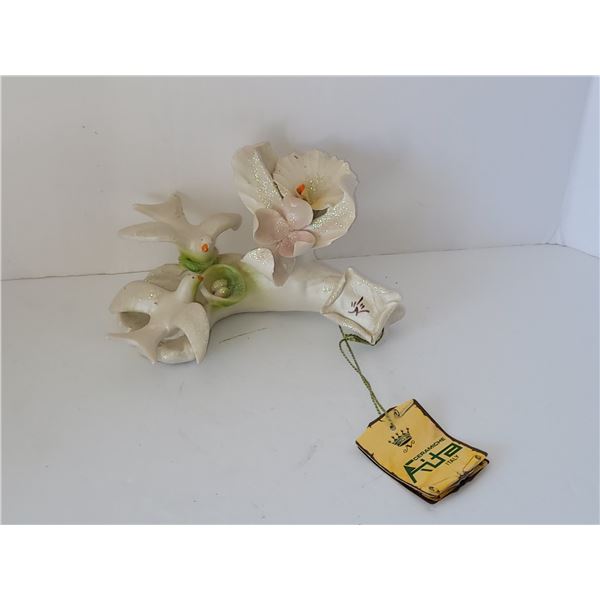 CAPODIMONTE DOVES ON A BRANCH WITH TAG 7" X 3"